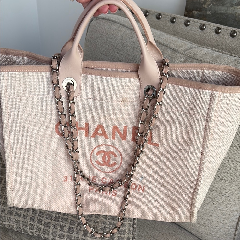 CHANEL🌹FIRM PRICE🌹AUTHENTIC MediumDeauville Pink Tote Bag with Chain Detail